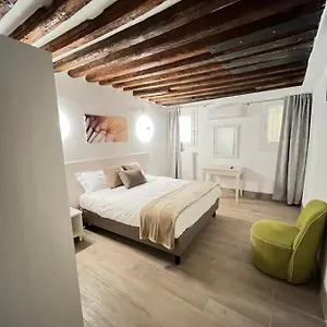 https://ca-briani-1.hotelinveneto.com